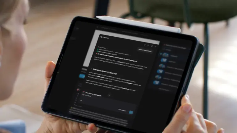 AI Assistent – Frage eingeben und direkt zur passenden Lektion springen